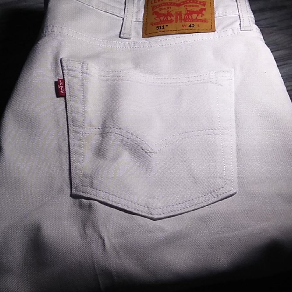 Levi's shorts - Picture 3 of 5